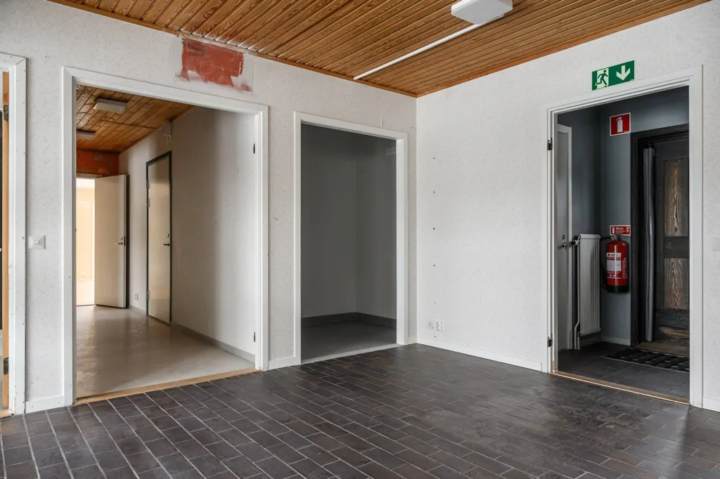 Entrée - Commercial Space with Garden in Väckelsång