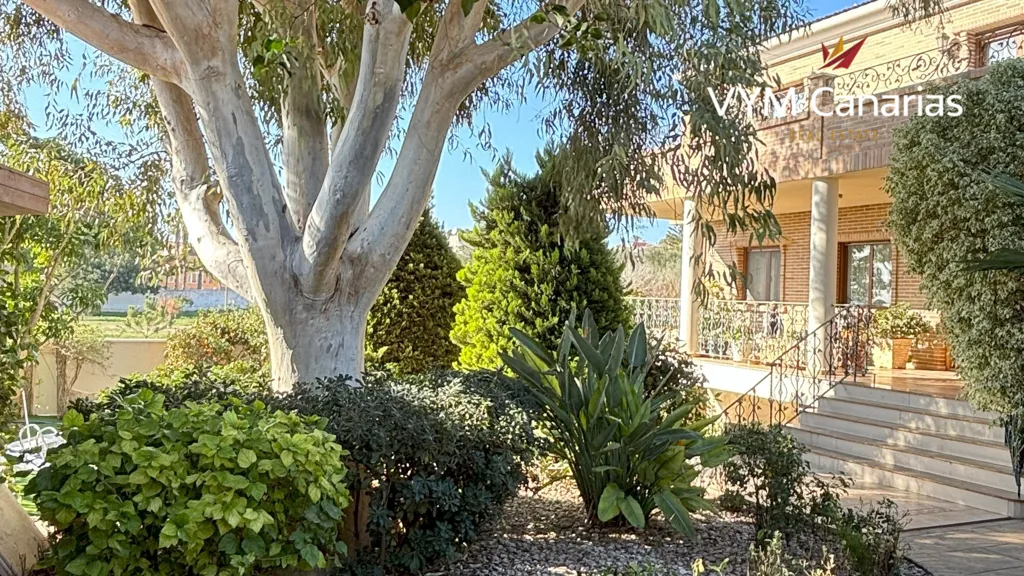 Jardin - Luxury Villa with Pool in Ciudad Quesada