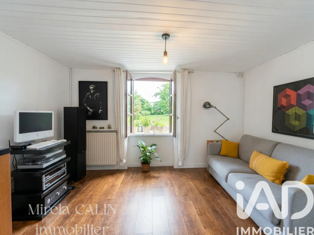Elutuba - Characterful Property with Pool in Realville