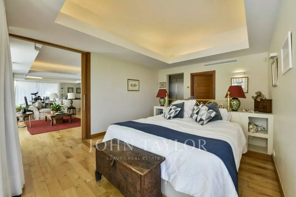 Magamistoad - Luxury Villa with Private Moorings in Cala Llonga