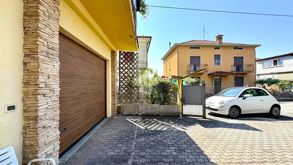 Extérieur - Central Bifamily Villa with Terrace in Adro