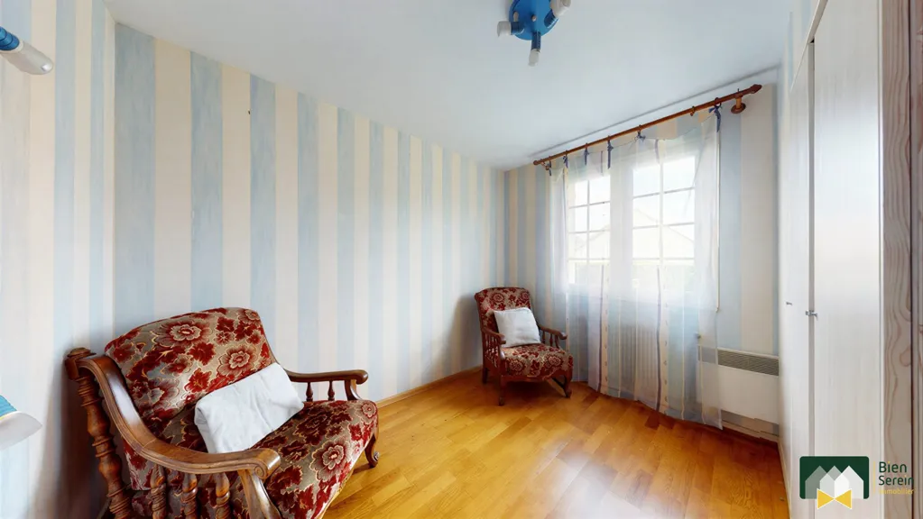 Chambres - Maison 4 Pièces avec Jardin à Lucé