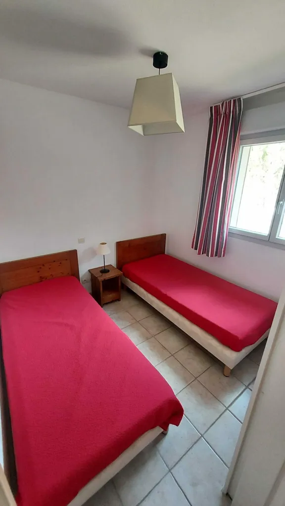 Chambres - Appartement Duplex avec Balcon à Montignac-Lascaux