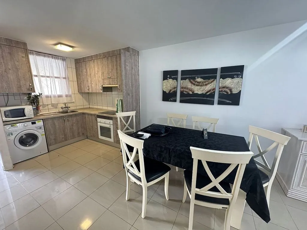 Söögituba - T2 Apartment with Pool in Los Cristianos