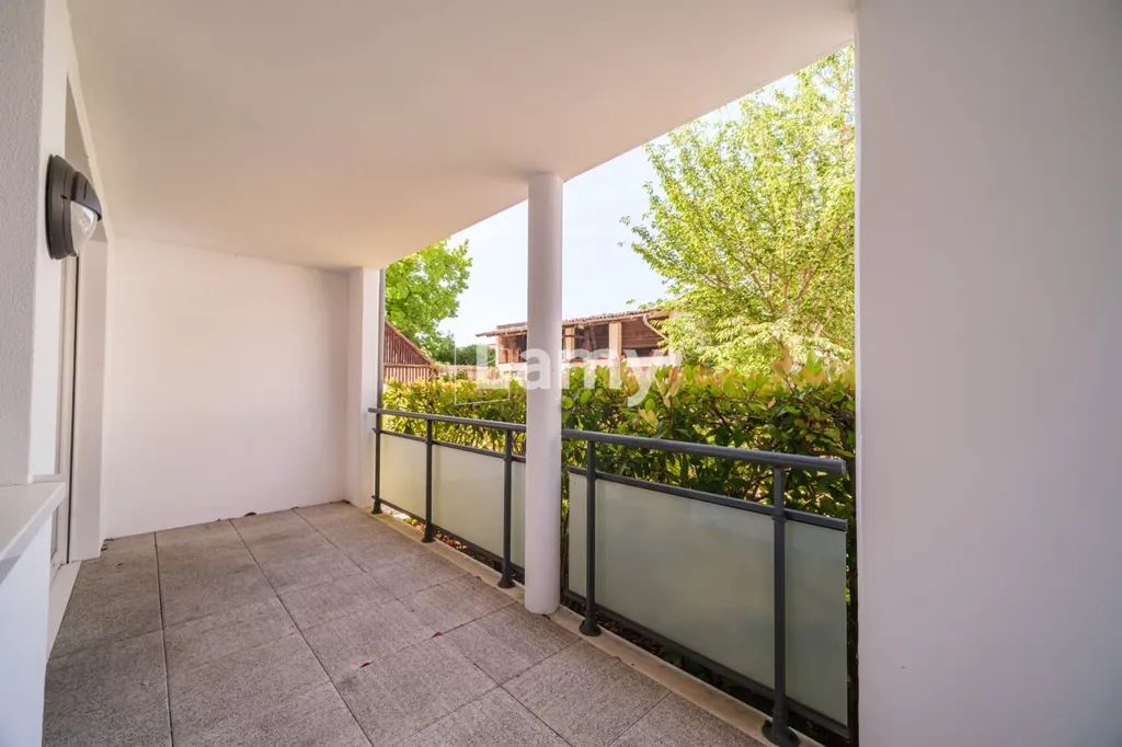 Balcon - Appartement de rez-de-chaussée avec terrasse à Saint-Louis