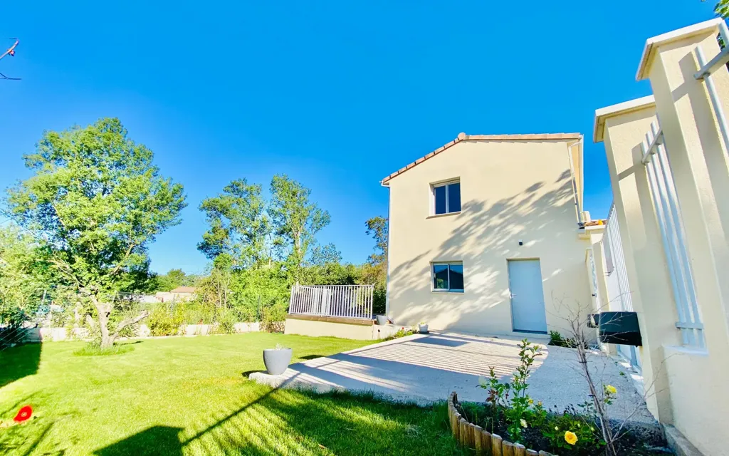 Aed - Modern Villa with Pool in Loriol-du-Comtat