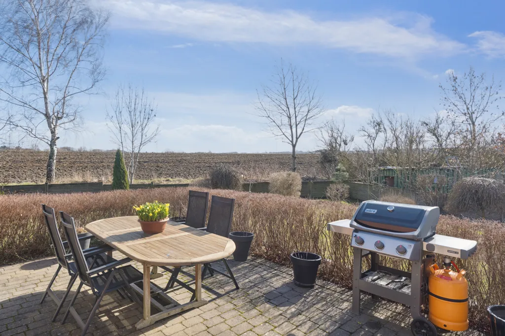 Terrass - Villa with Extensive Views in Hedehusene
