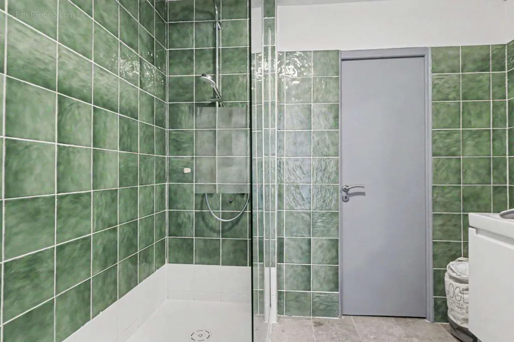 Salles de bain - Appartement Contemporain au Calme à Blagnac