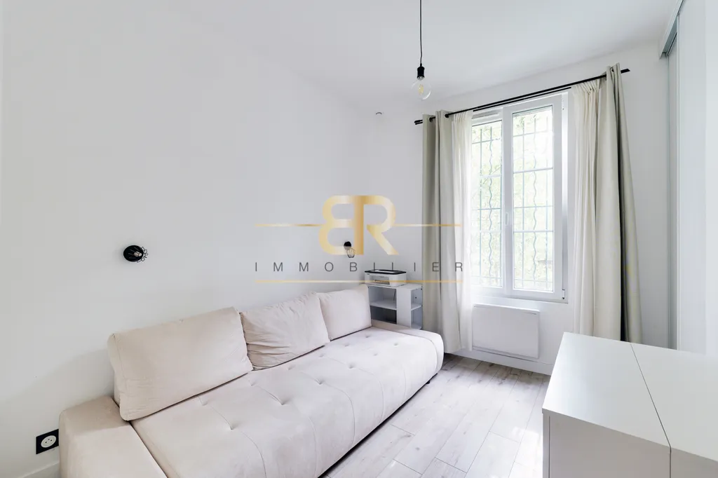 Chambres - T3 Rénové avec Hauteur sous Plafond à Colombes