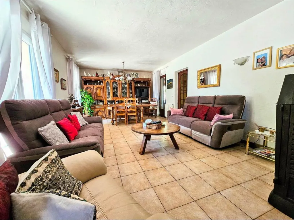 Elutuba - House with Garden and Terrace in Spéracèdes