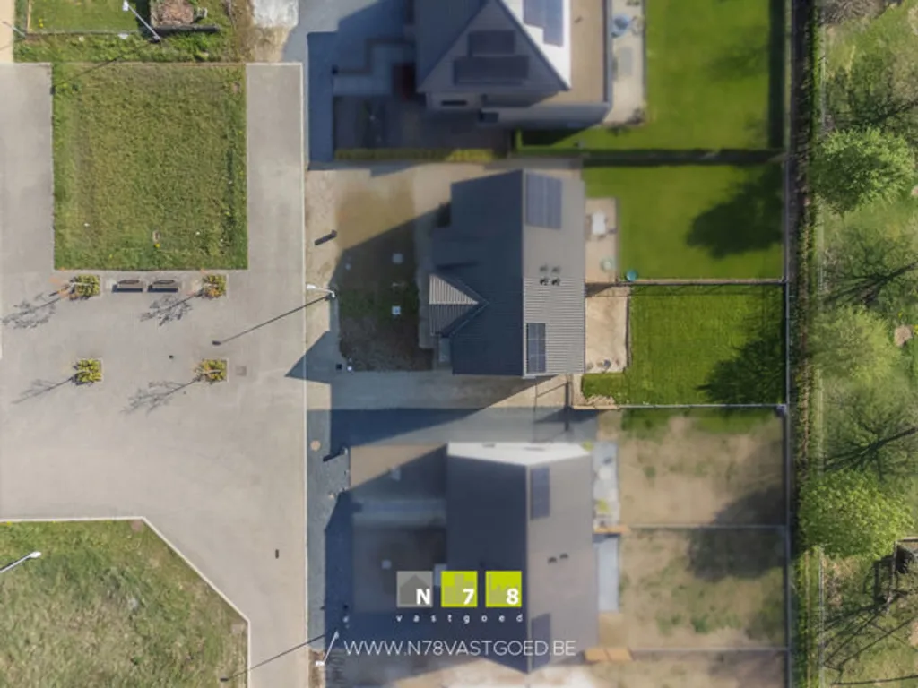 Vue aérienne - Nouvelle Maison avec 3 Chambres à Opitter