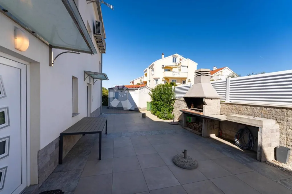 Terrazza - Modern House with Sea View in Zaton, Nin