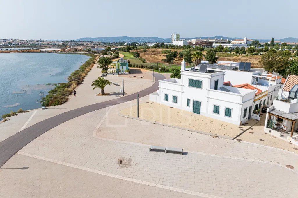 T2 House with Ria Formosa View in Faro