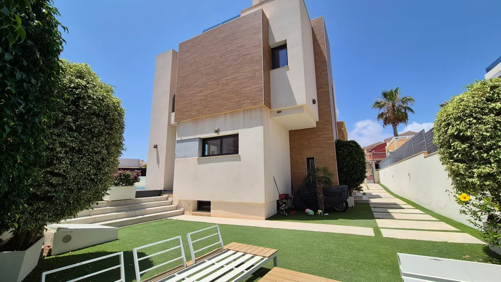 Välivaade - Luxury Villa with Pool in Torrevieja