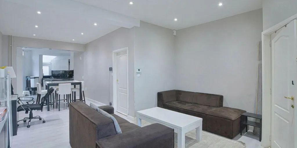 Soggiorno - Two-Storey House with Courtyard in Koningslo