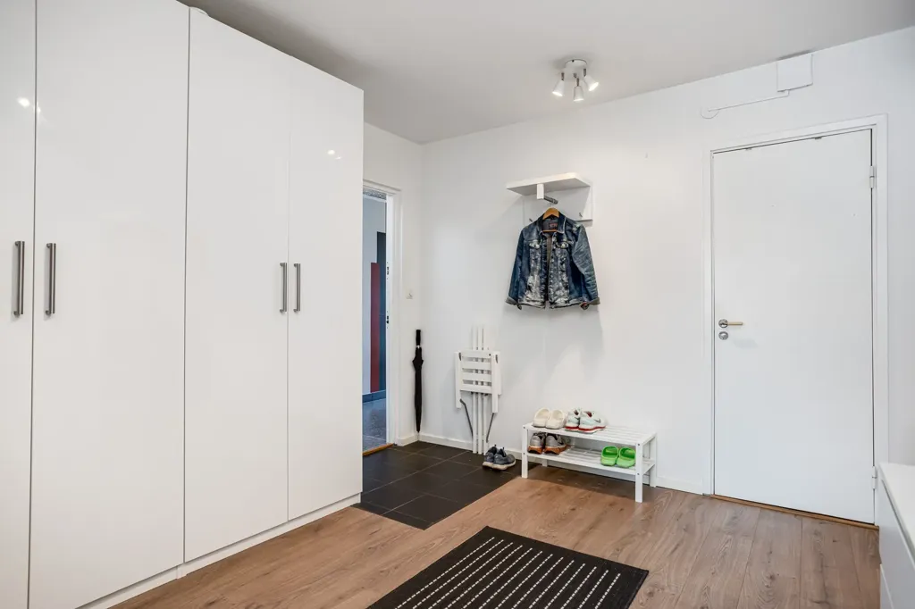 Entrée - Two-Bedroom Flat with Balcony in Halland
