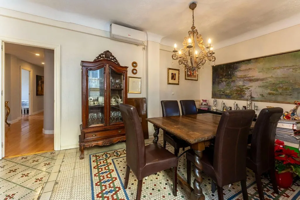 Dining Room - Luxury Apartment with City View in Málaga