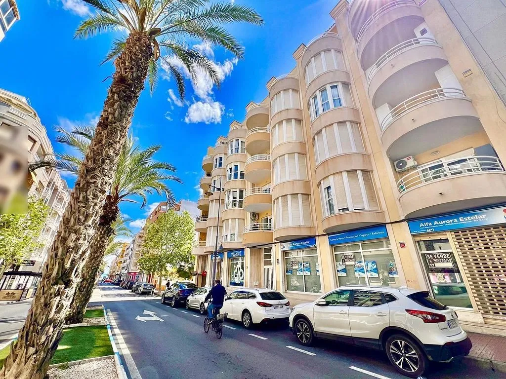 Välivaade - Apartment with Balcony and Garage in Torrevieja