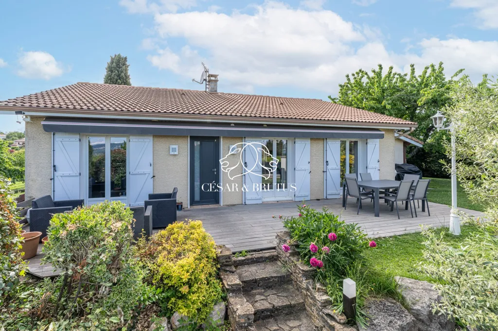 Terrasse - Maison avec Piscine et Pool House à Fleurieux-sur-l'Arbresle