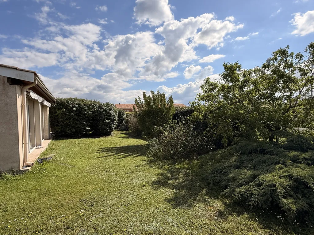 Aed - Charming House with Enclosed Garden in Quiet Area