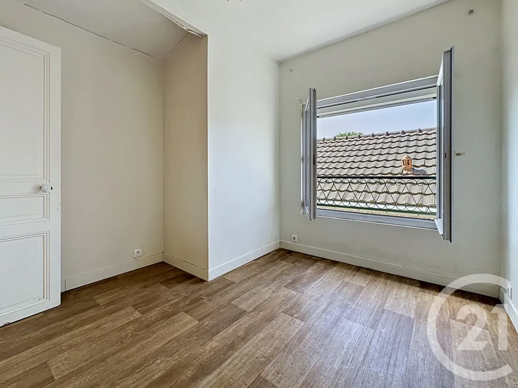 Toad - 3-Bed Apartment with Double Exposure in Versailles