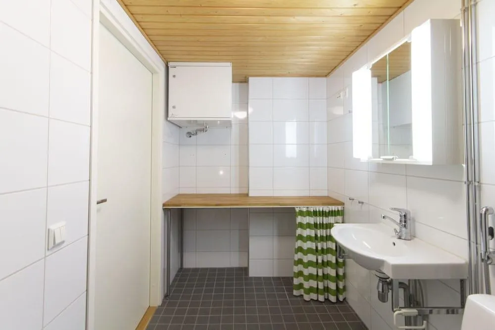 Salles de bain - Right-of-Occupancy Flat with Triple Aspect in Espoo