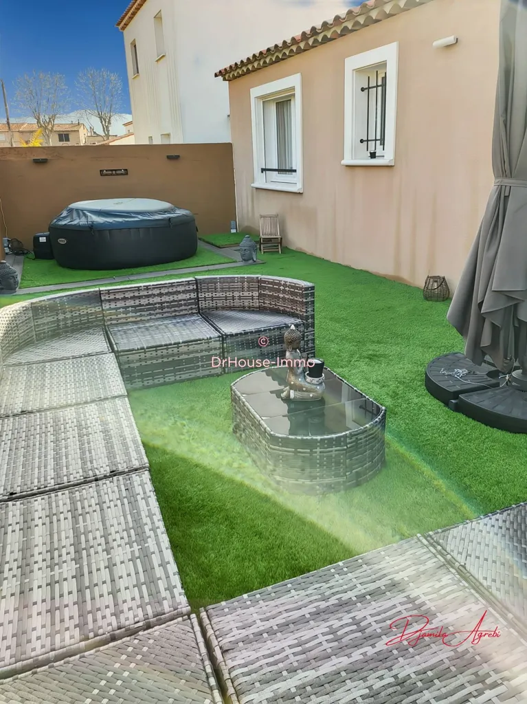 Terrace - Contemporary House with Garden in Pignans