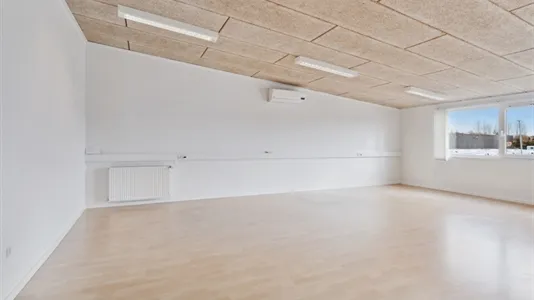 Pièces - Office Space with Parking in Odense SØ