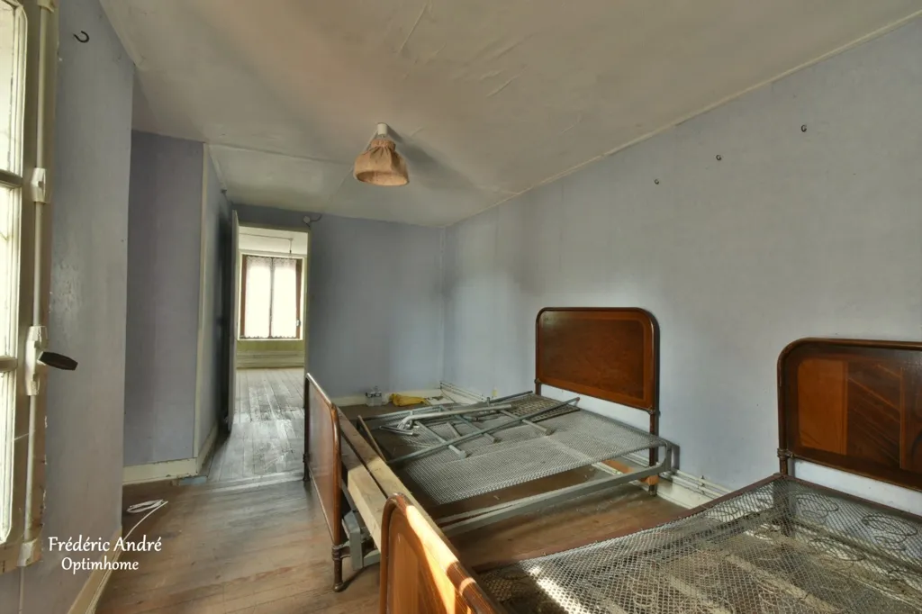Chambres - Maison à Rénover avec Jardin à Sedan
