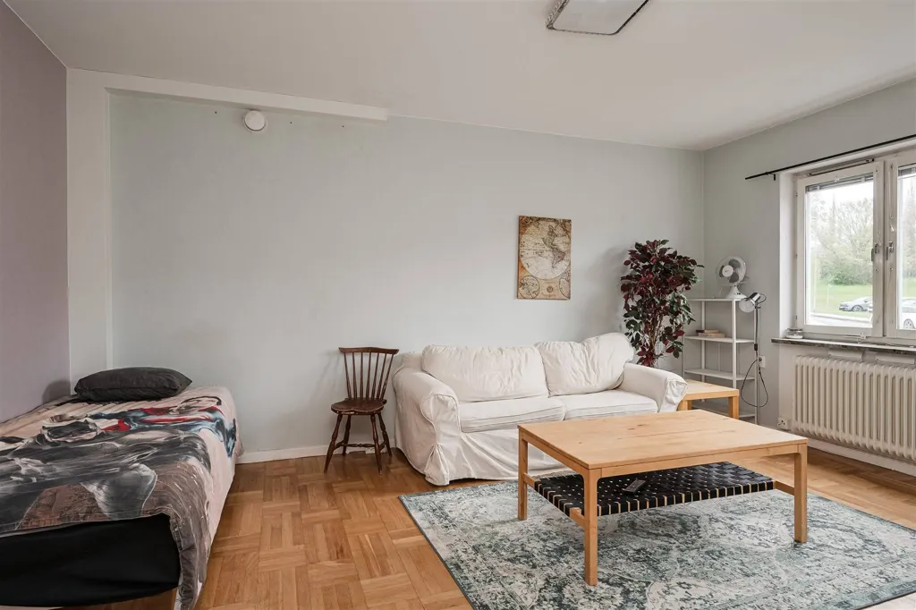 Séjour - Apartment with Garden Access in Central Location