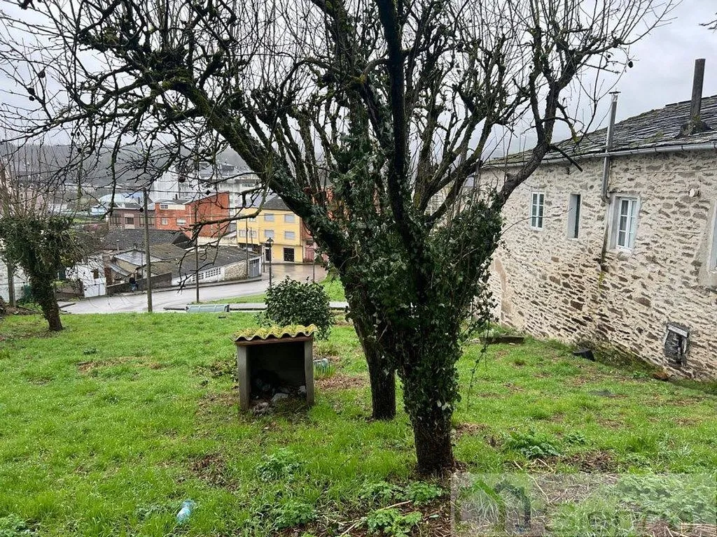 Aed - Chalet for Renovation with Urban Plot in Sarria