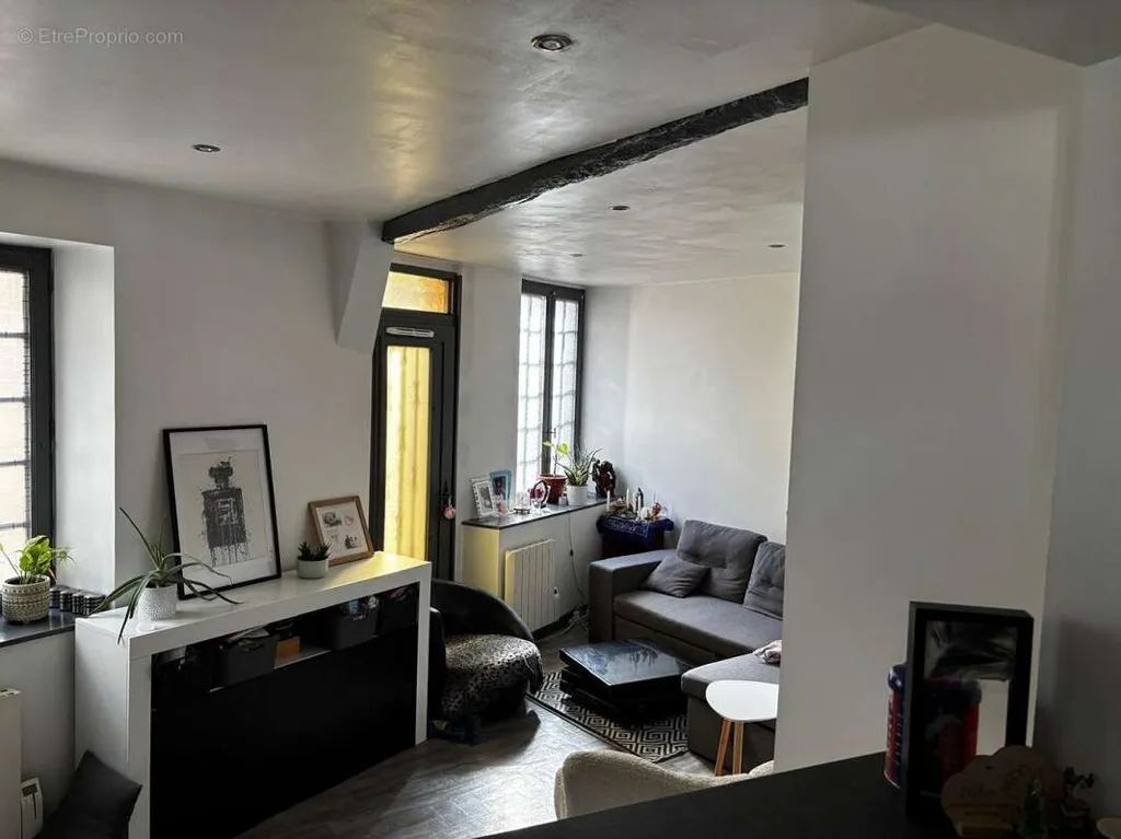 Soggiorno - Flat with Courtyard in Issou