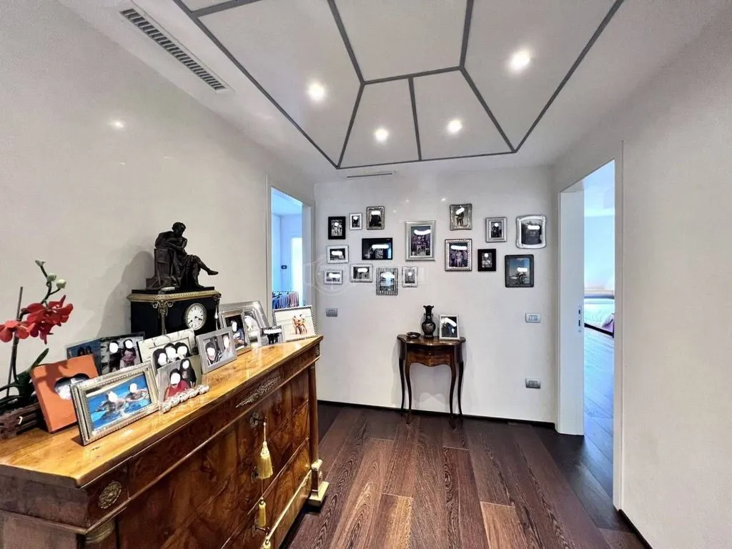 Esik - Penthouse with Pool in Basiglio, Milan