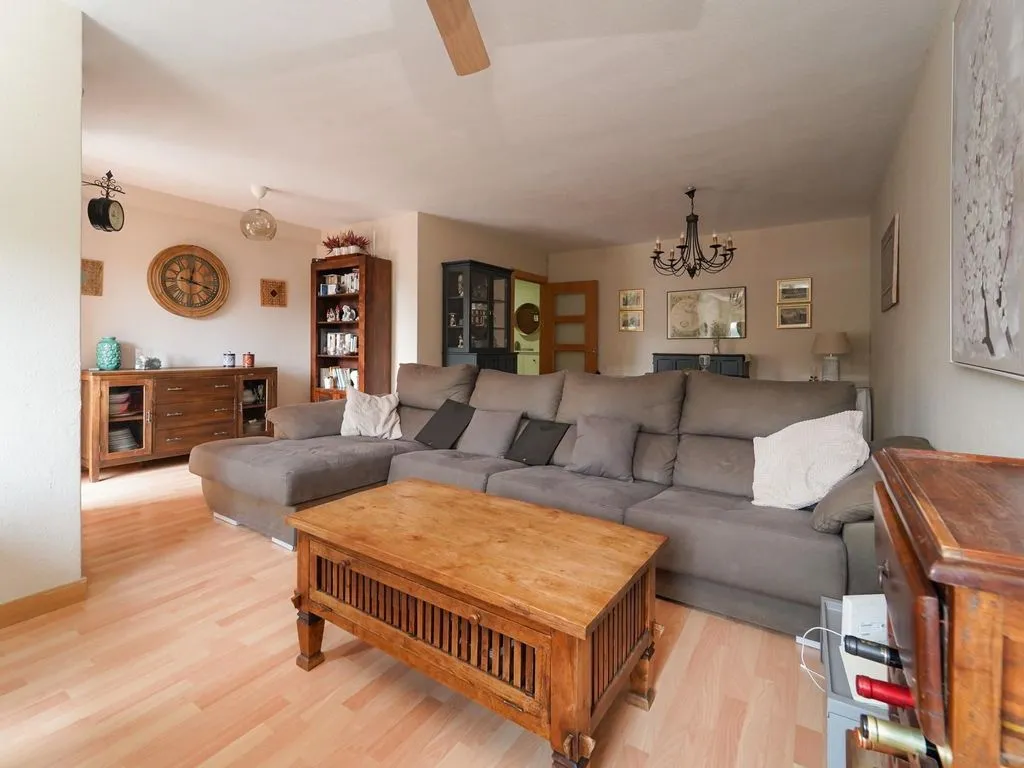 Elutuba - Apartment with Dual Orientation in Elviria, Málaga