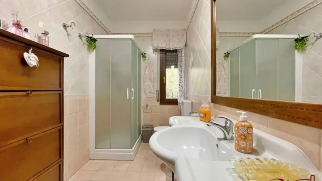Salles de bain - Rustic Villa with Terraces in Finale Emilia