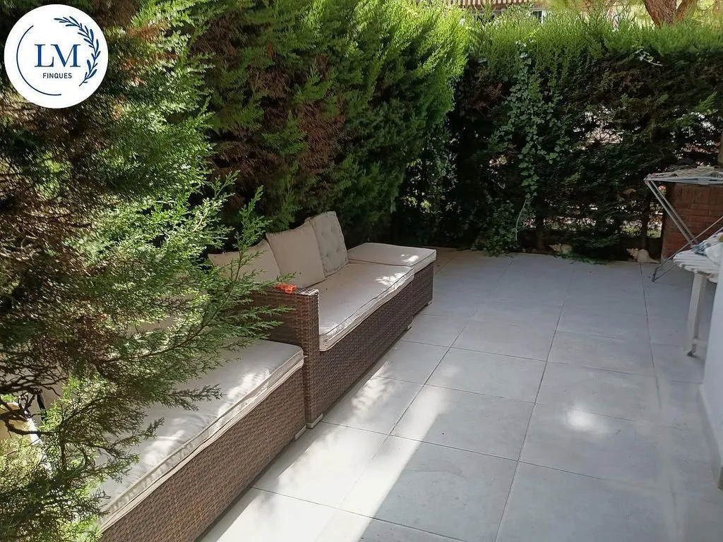 Terrasse - Ground Floor Flat with Garden in Ribes Roges
