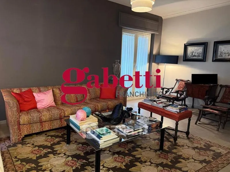 Elutuba - Fully Rented Apartment with Large Terrace in Caserta
