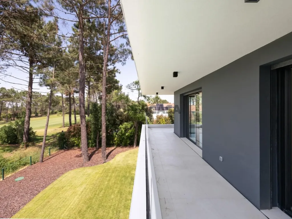 Rõdu - Contemporary Villa with Golf View in Sesimbra