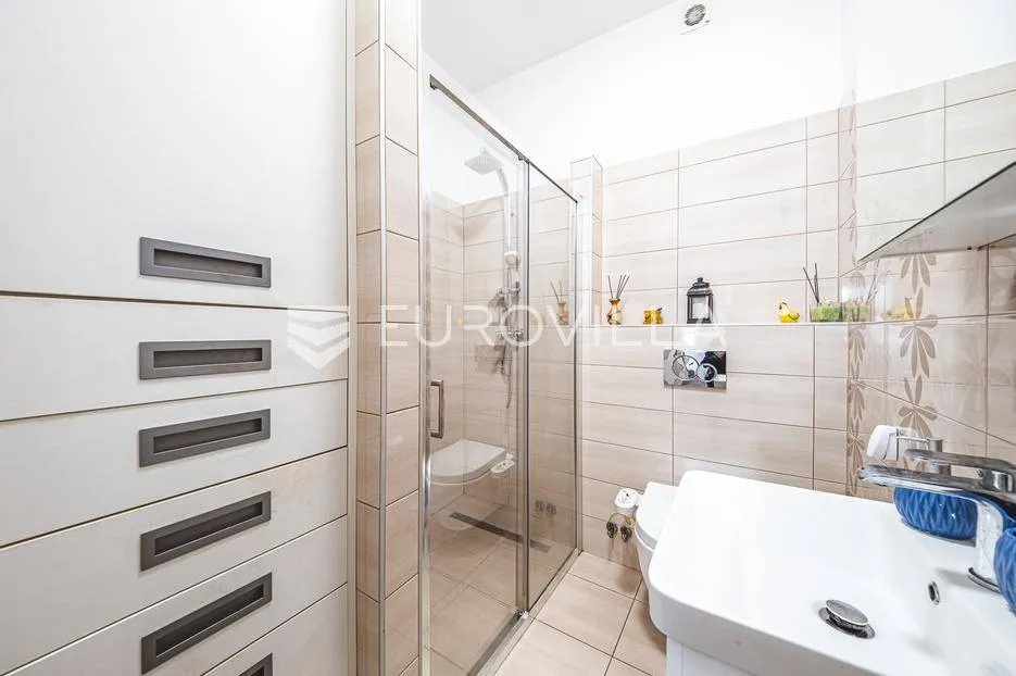 Vannitoad - Modern Villa with Office in Samobor Centre