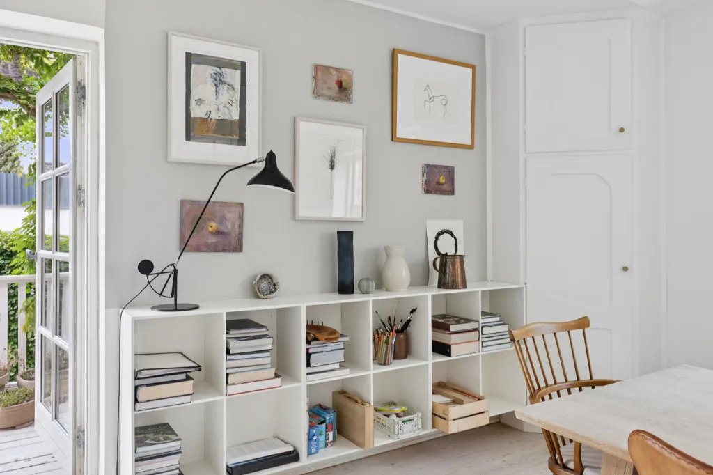 Bureau - Classical Villa with Architect-Designed Garden in Odense