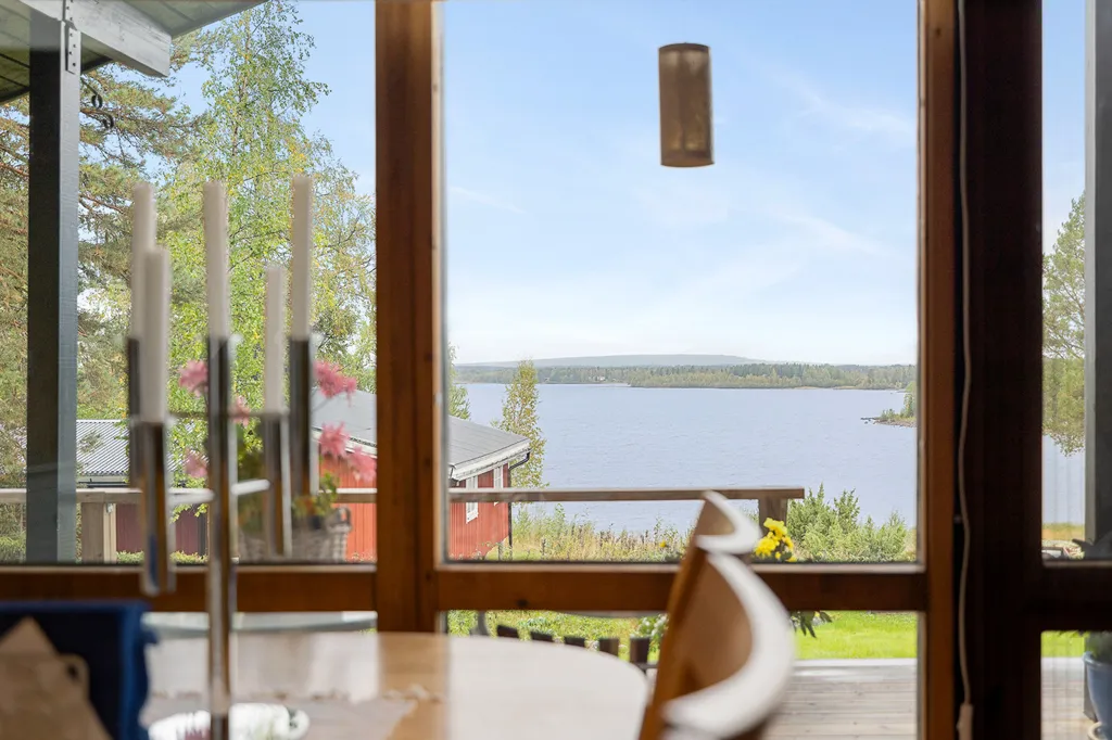 Comedor - Cottage with Fireplace in Råneå