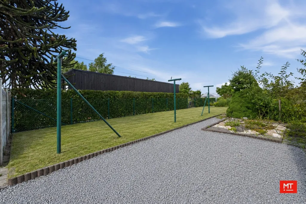 Välivaade - Renovatable House with Garden in Beselare