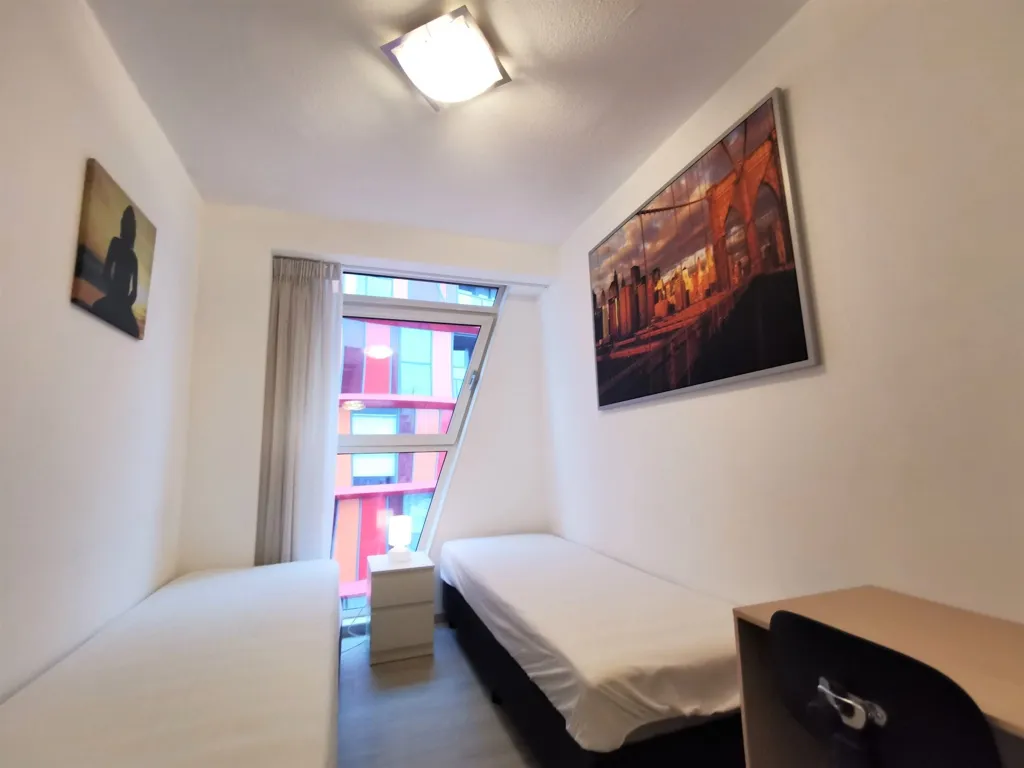 Bedrooms - Modern Apartment with Balcony in Rotterdam Centre