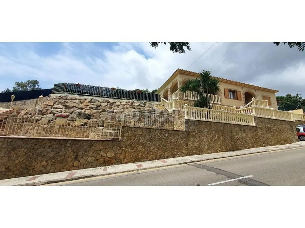Välivaade - Luxury House with Pool in Lloret de Mar
