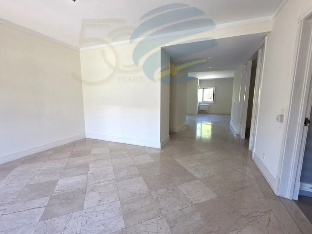 Toad - Luxury Flat with Pool in Estoril, Cascais