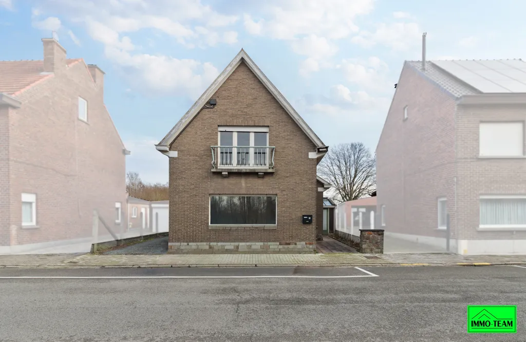 Välivaade - Renovateable 4-Faced House in Liedekerke