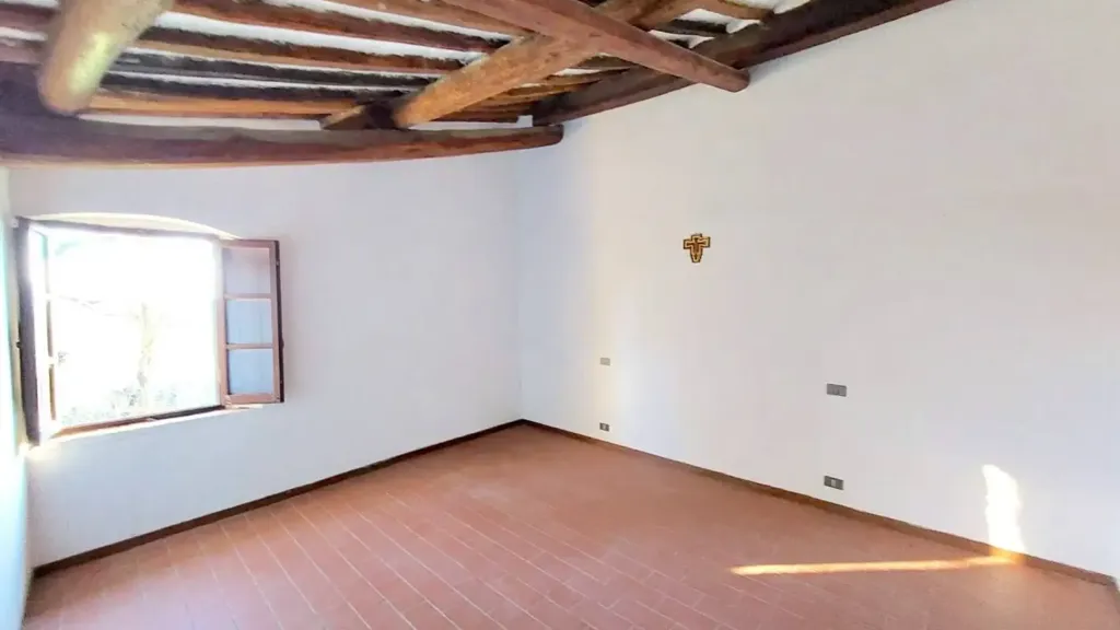 Toad - Rustic Farmhouse with 3000m² Land in Certaldo
