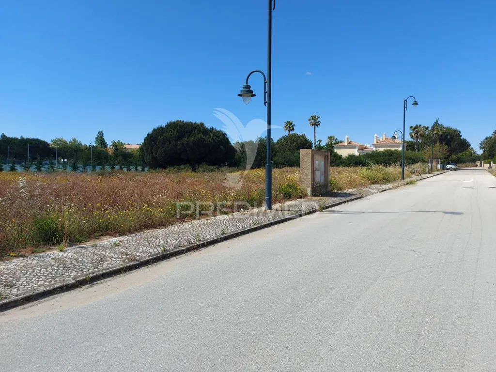 Aed - Luxury Plot in Select Porto de Mós, Lagos