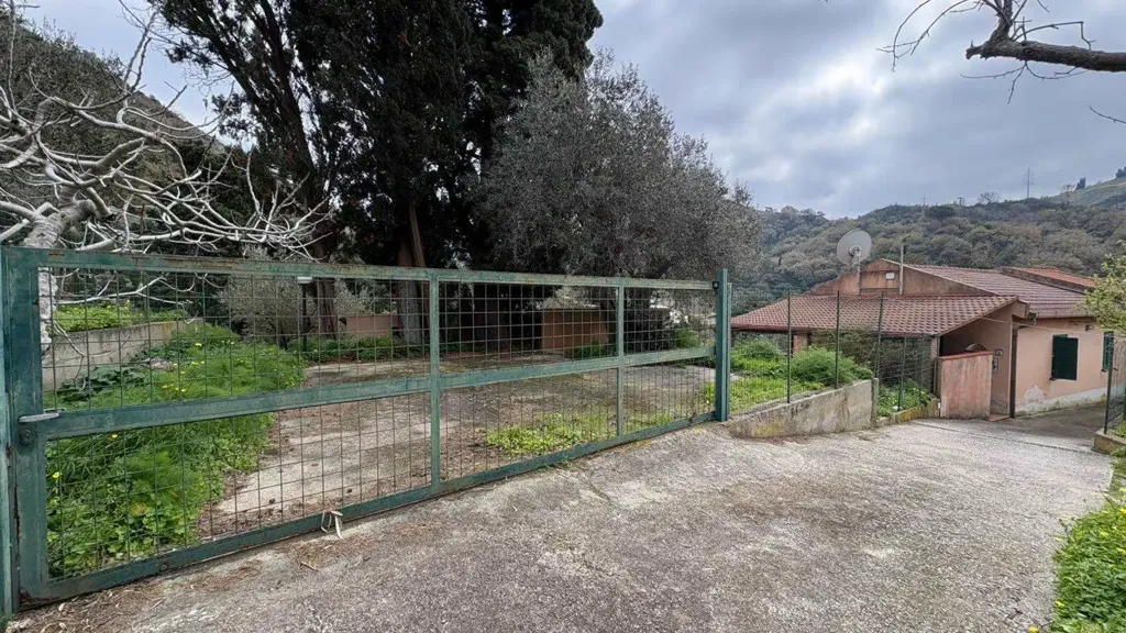 Välivaade - Independent House with Garden in Messina