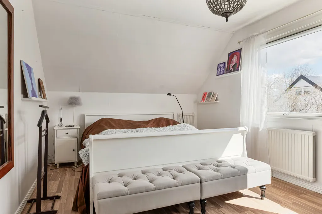 Bedrooms - 1½-Storey Villa with Spa Deck in Quiet Suburb